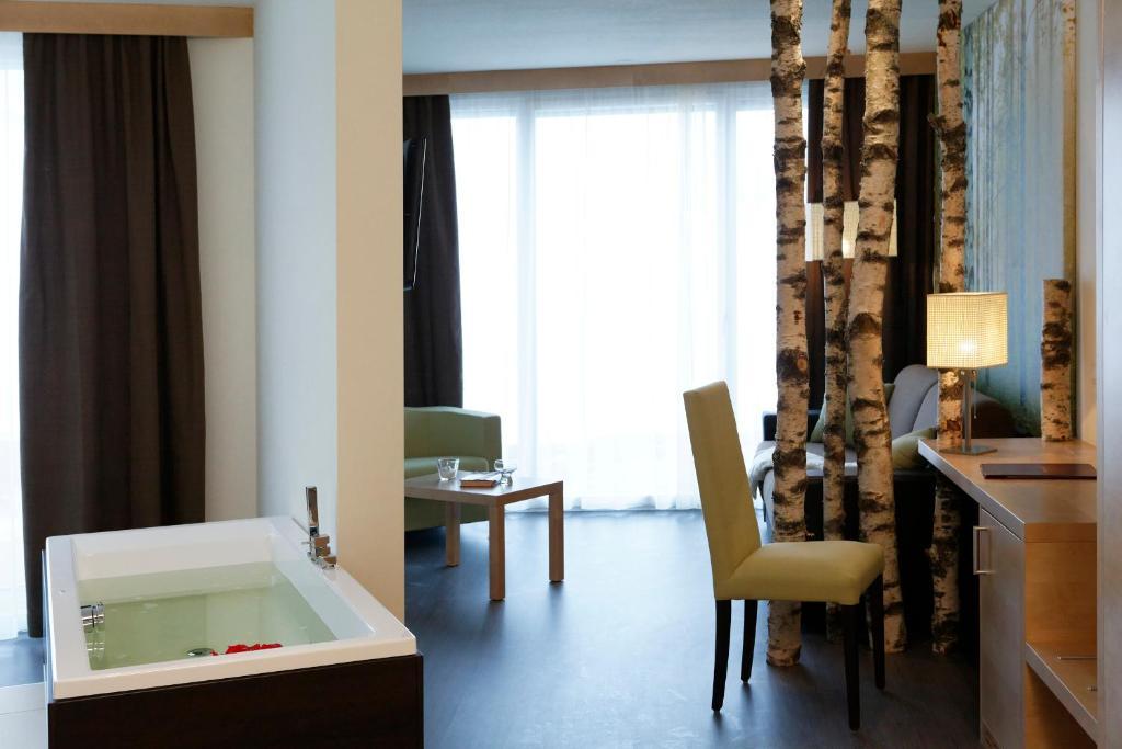 Hotel Amaten Brunico Habitación foto