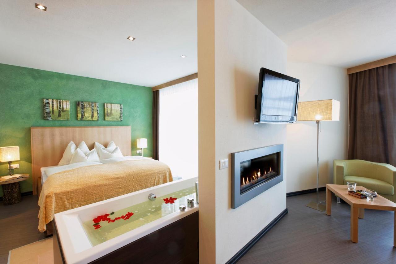 Hotel Amaten Brunico Habitación foto